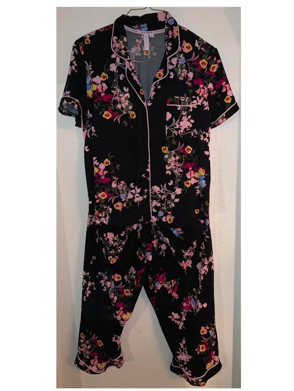 Joyspun Women's Matching Pajama Set Black w/ Floral Print (size Large)